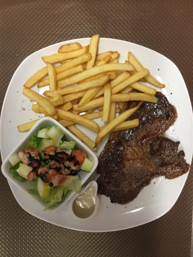 Hotel Restaurant Du Causse 圣锡尔克－拉波皮 外观 照片
